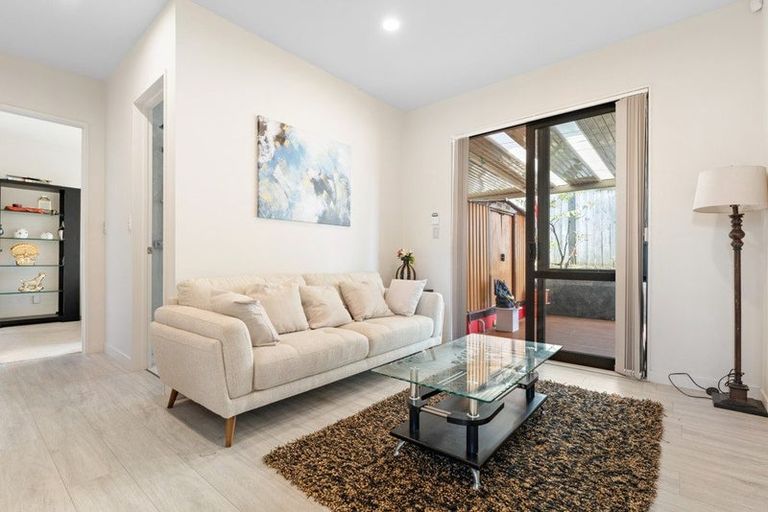 Photo of property in 24 Mettam Drive, Swanson, Auckland, 0614