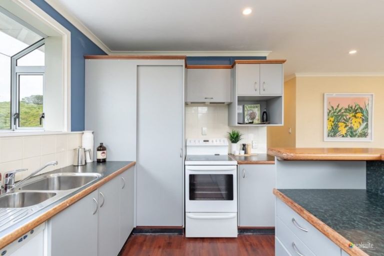 Photo of property in 21 Hiwi Crescent, Titahi Bay, Porirua, 5022