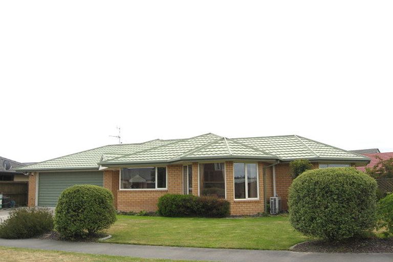 Photo of property in 3 Ferngrove Place, Parklands, Christchurch, 8083