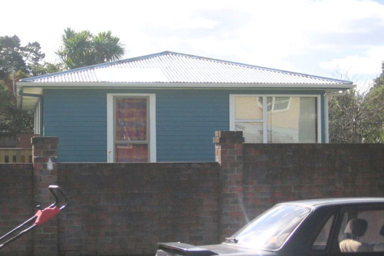 Photo of property in 23 Lendic Avenue, Henderson, Auckland, 0612