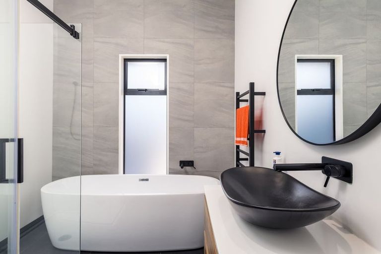 Photo of property in 8 Eric Batchelor Place, Waimate, 7924