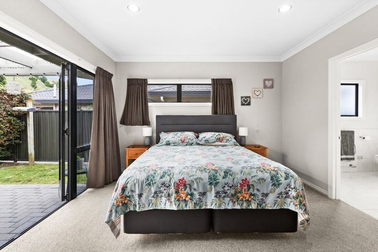 Photo of property in 1 Pinotage Drive, Greenmeadows, Napier, 4112