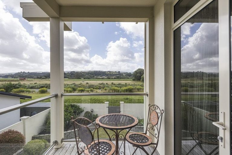 Photo of property in 7 Fairway Grove, Hokowhitu, Palmerston North, 4410