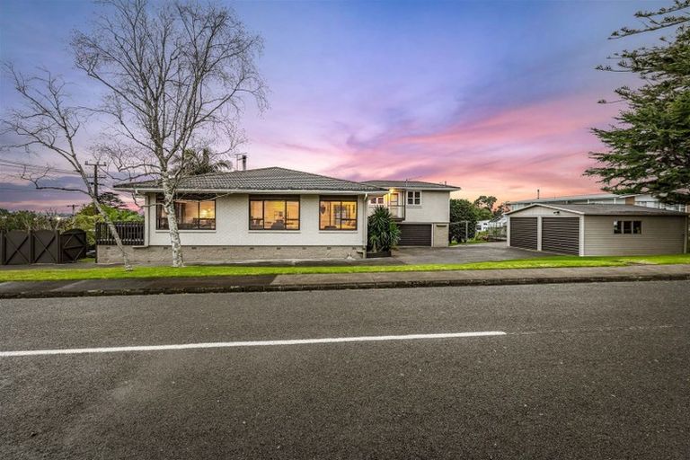 Photo of property in 7 Divich Avenue, Te Atatu South, Auckland, 0610