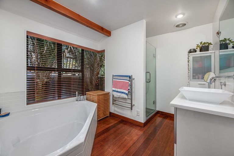 Photo of property in 22 Waima Crescent, Titirangi, Auckland, 0604