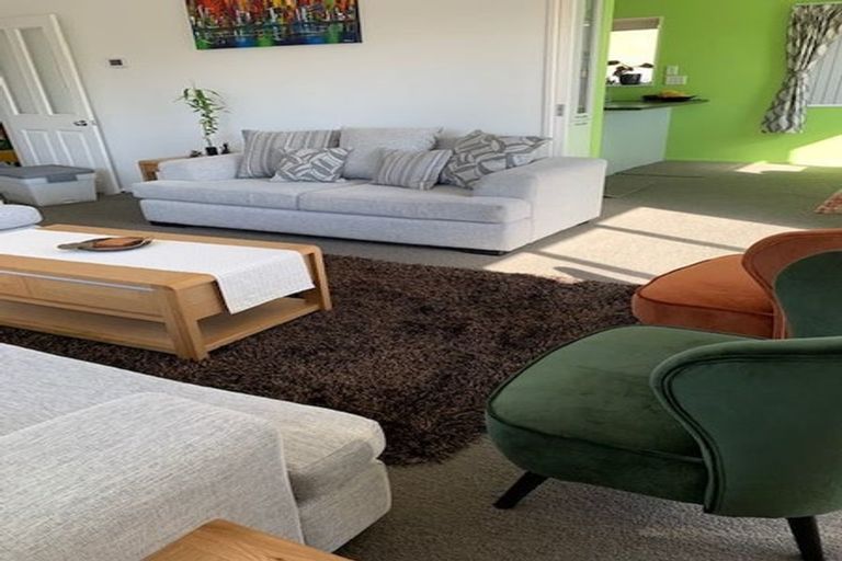 Photo of property in 39a Erlestoke Crescent, Churton Park, Wellington, 6037