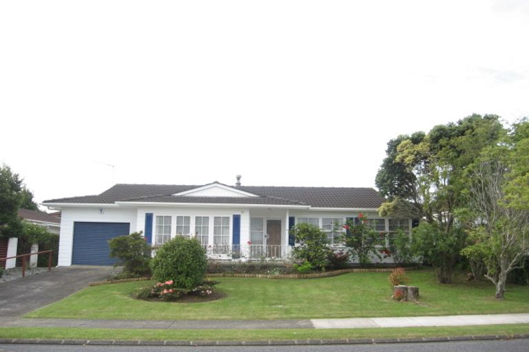 Photo of property in 9 Tupaki Place, Pakuranga Heights, Auckland, 2010