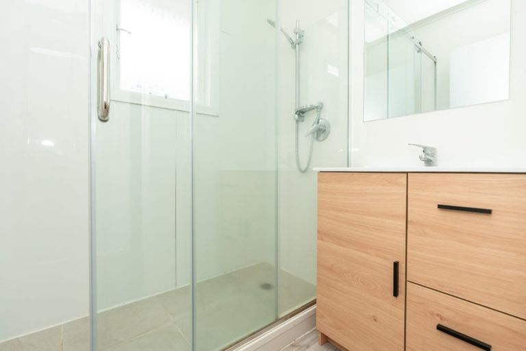 Photo of property in 77 Collins Road, Melville, Hamilton, 3206