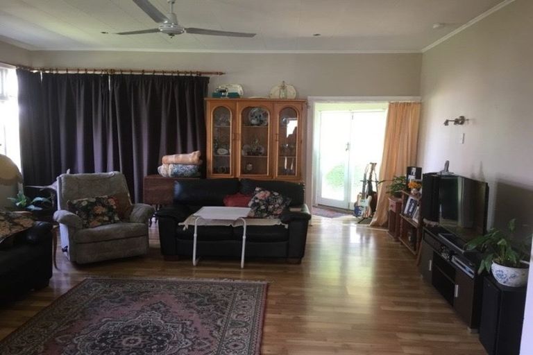 Photo of property in 2 Snappers Lane, Foxton Beach, Foxton, 4815