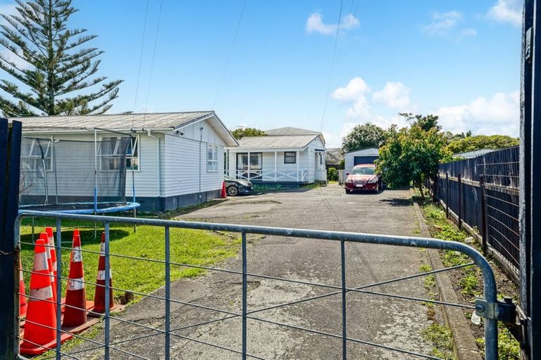 Photo of property in 52 Robertson Road, Favona, Auckland, 2024