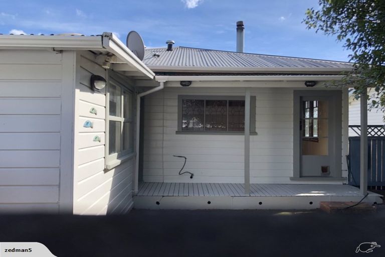 Photo of property in 2/19 Tahunanui Drive, Tahunanui, Nelson, 7011