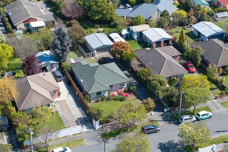 Photo of property in 37 Appleby Crescent, Burnside, Christchurch, 8053