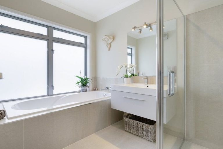 Photo of property in 16 Rexford Heights, Pyes Pa, Tauranga, 3112