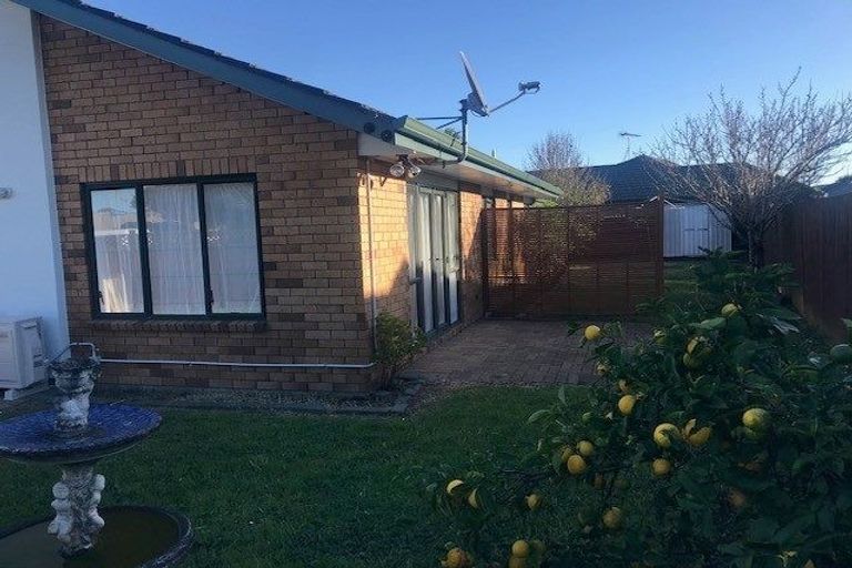 Photo of property in 1 Sheldon Place, Burswood, Auckland, 2013