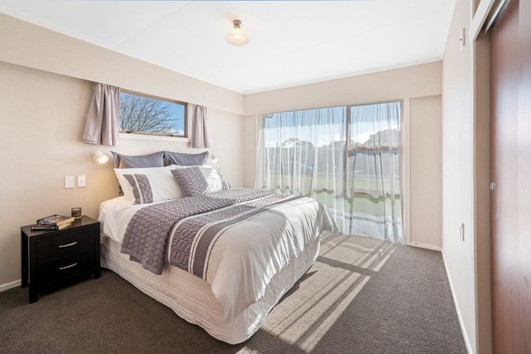Photo of property in 2 Park Lane, Waitara, 4320