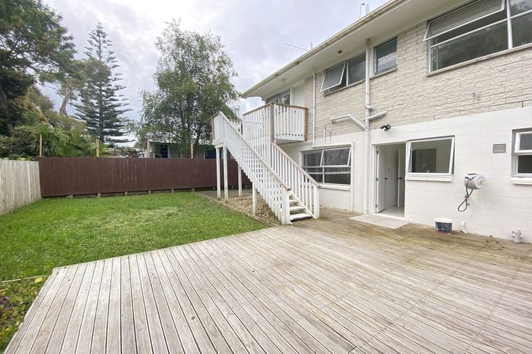 Photo of property in 1/36 Sandiacre Way, Browns Bay, Auckland, 0630