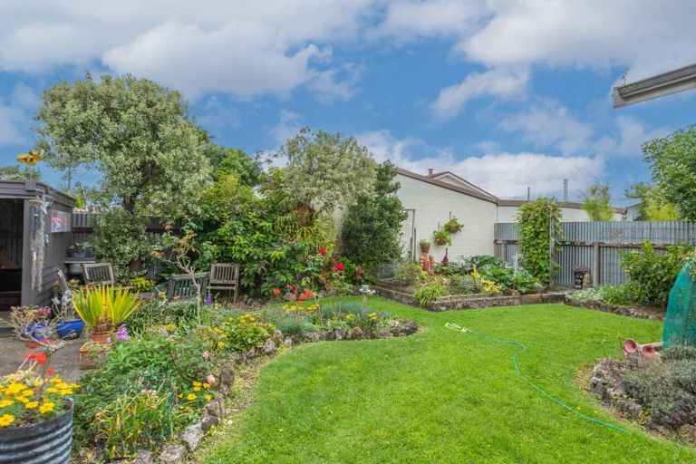 Photo of property in 76 Meeanee Quay, Westshore, Napier, 4110