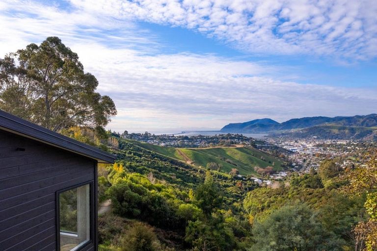 Photo of property in 319 Princes Drive, Britannia Heights, Nelson, 7010