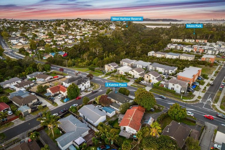 Photo of property in 2 Katrina Place, Massey, Auckland, 0614