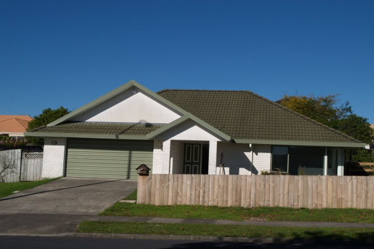 Photo of property in 172 Millhouse Drive, Golflands, Auckland, 2013