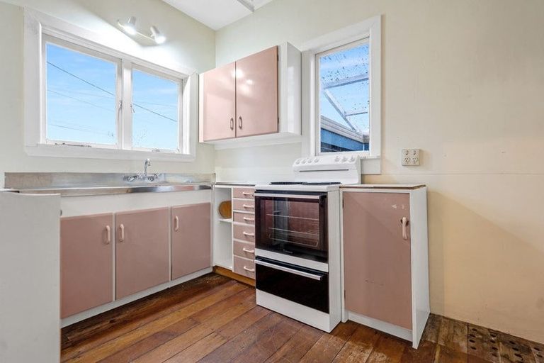 Photo of property in 65 Lynwood Road, New Lynn, Auckland, 0600