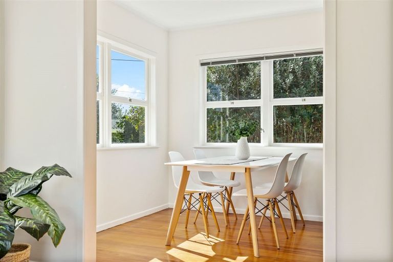 Photo of property in 2 Talavera Place, Te Atatu South, Auckland, 0602