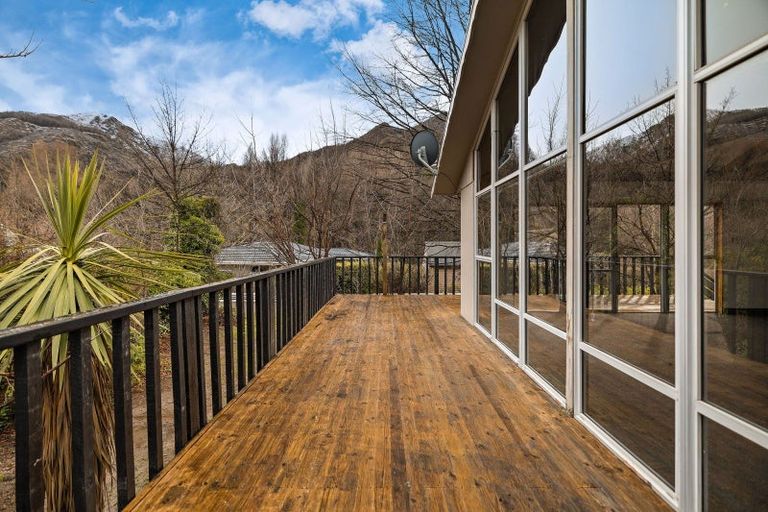 Photo of property in 6 Merioneth Street, Arrowtown, 9302