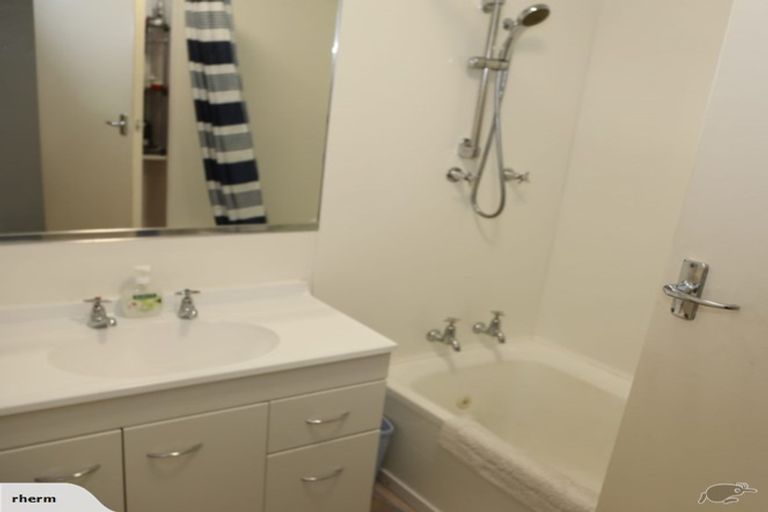 Photo of property in 2 Cambridge Place, Holmes Hill, Oamaru, 9401