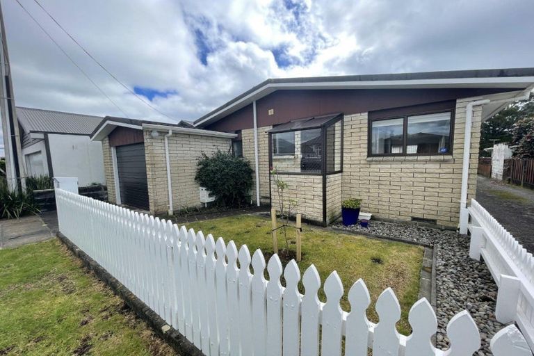 Photo of property in 19a Karamu Street, Strandon, New Plymouth, 4312