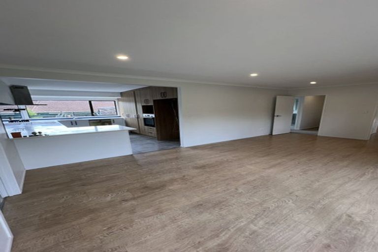 Photo of property in 16 Loloma Drive, Half Moon Bay, Auckland, 2012