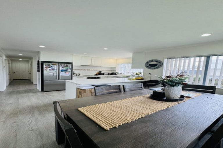 Photo of property in 2/17 Queen Street, Papakura, 2110