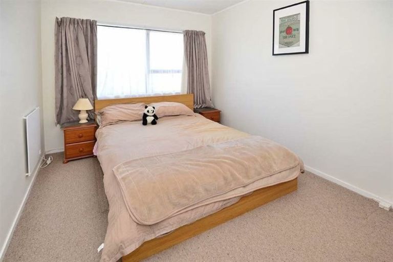 Photo of property in 81 Santiago Crescent, Unsworth Heights, Auckland, 0632