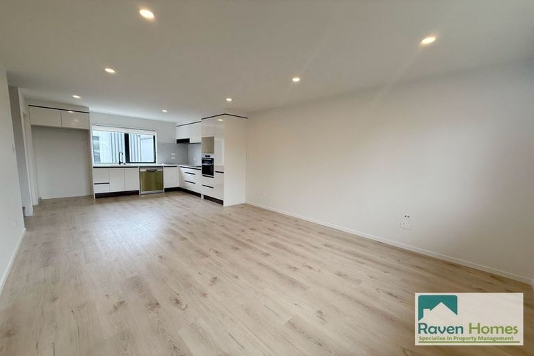 Photo of property in 4/25 Taikata Road, Te Atatu Peninsula, Auckland, 0610