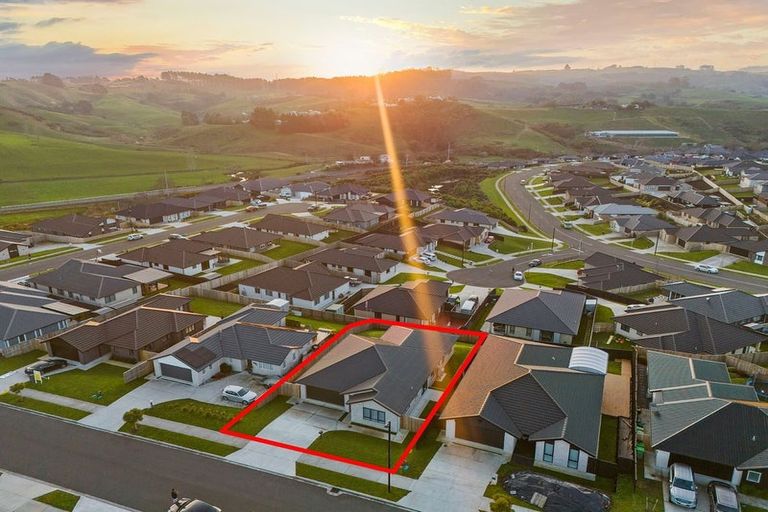 Photo of property in 9 Leathem Crescent, Pokeno, 2402