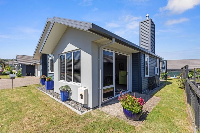 Photo of property in 30 Bridgewater Way, Pyes Pa, Tauranga, 3112