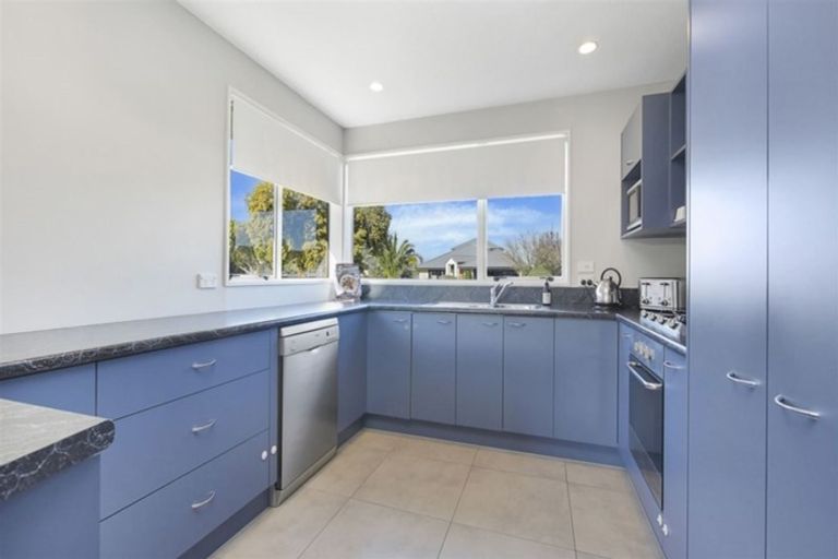 Photo of property in 38 Forest Drive, Parklands, Christchurch, 8083