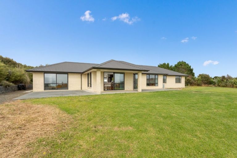 Photo of property in 103 Mcleod Road, South Head, Helensville, 0874