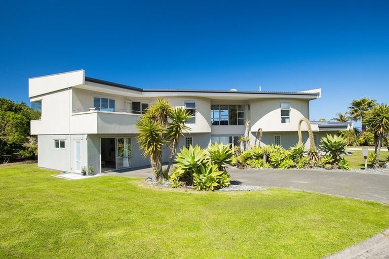 Photo of property in 33 Sirrah Street, Okitu, Gisborne, 4010