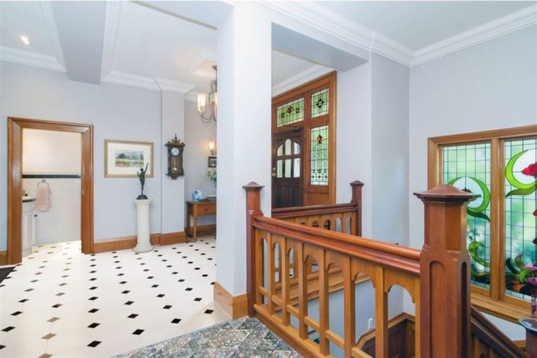 Photo of property in 85 Dyers Pass Road, Cashmere, Christchurch, 8022