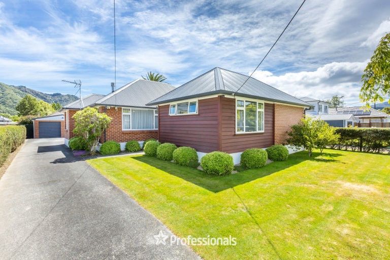 Photo of property in 34 Oxford Crescent, Ebdentown, Upper Hutt, 5018