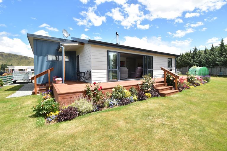 Photo of property in 17 Cirrus Place, Omarama, 9412