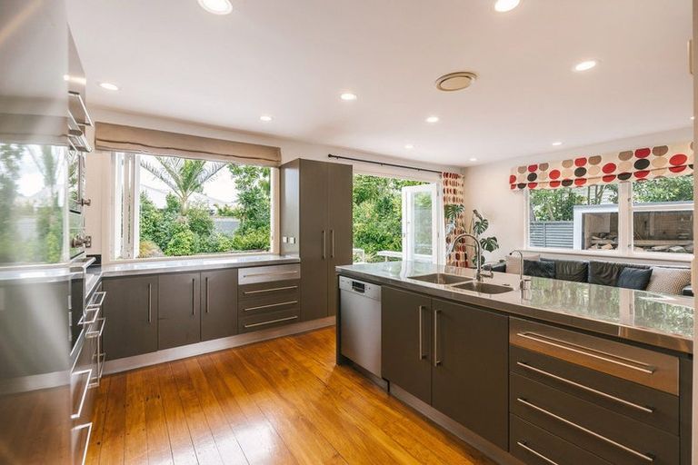 Photo of property in 24 Heatley Avenue, Hokowhitu, Palmerston North, 4410