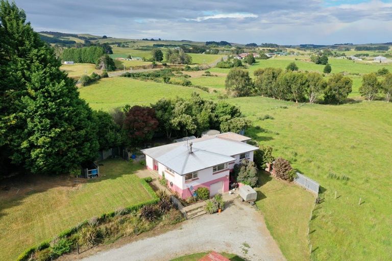 Photo of property in 9 Neill Road, Tokanui, 9884