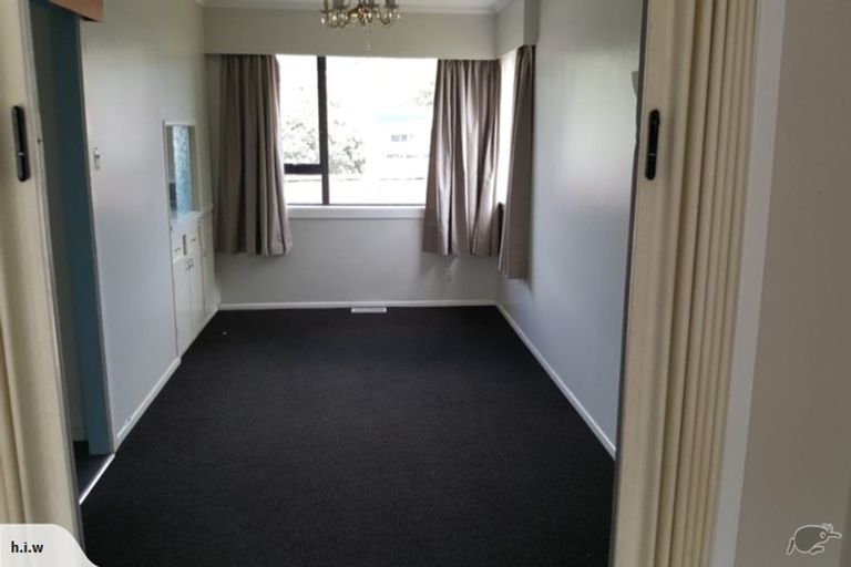 Photo of property in 2 Redwood Avenue, Tawa, Wellington, 5028