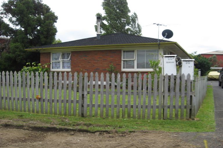 Photo of property in 2/20 Lynette Place, Mangere, Auckland, 2022