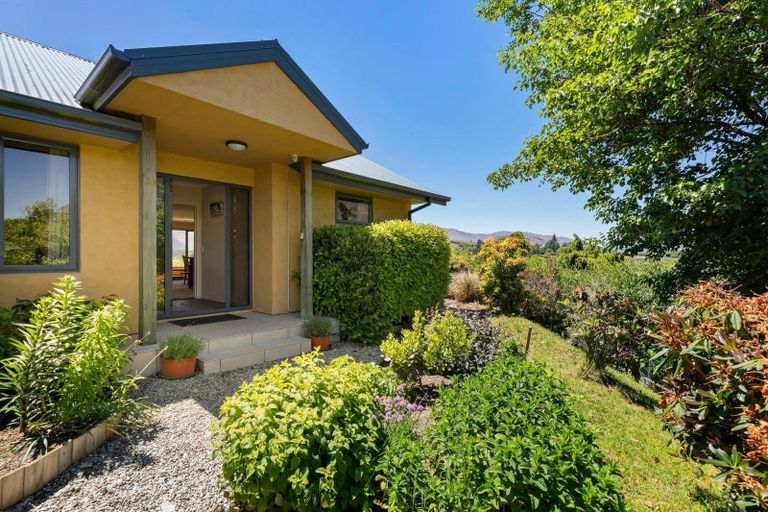 Photo of property in 2 Bramshill Drive, Lower Shotover, Queenstown, 9371