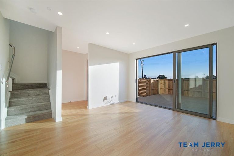 Photo of property in 125a Grove Road, Papakura, 2110