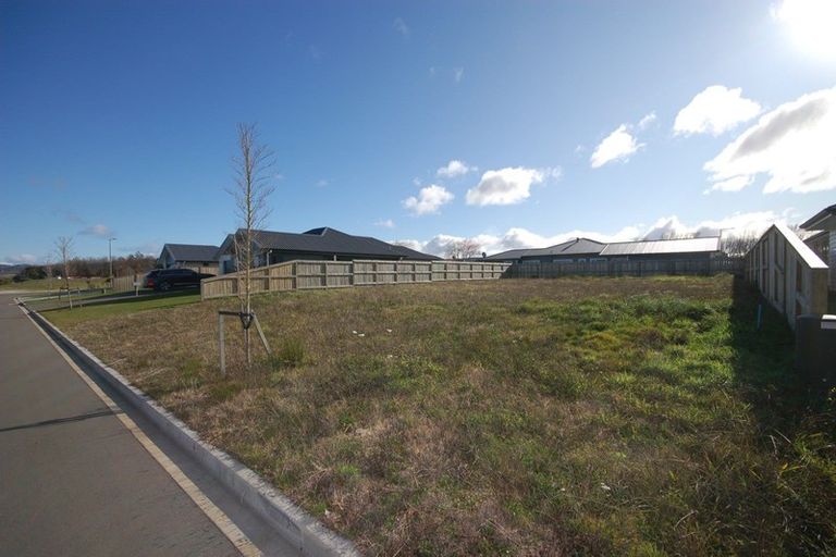 Photo of property in 37 Huka Heights Drive, Rangatira Park, Taupo, 3330