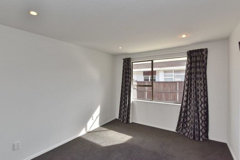 Photo of property in 2/17 Apollo Place, Papanui, Christchurch, 8052
