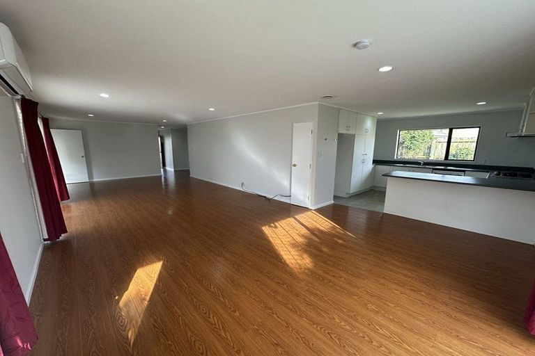 Photo of property in 5 Ian Jones Court, Flat Bush, Auckland, 2019
